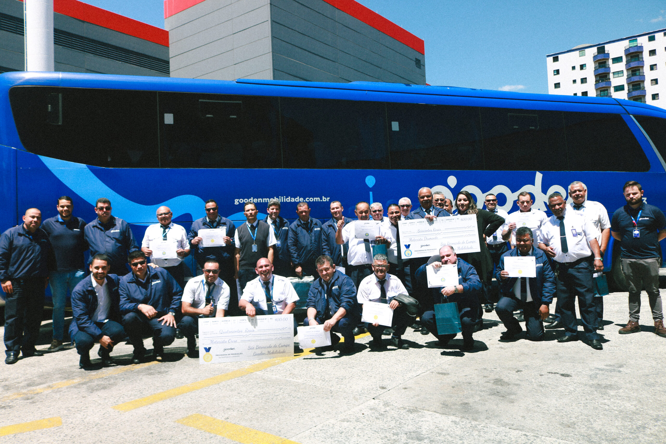 Programa Desempenho Campeão reconhece os motoristas com melhor performance de outubro.